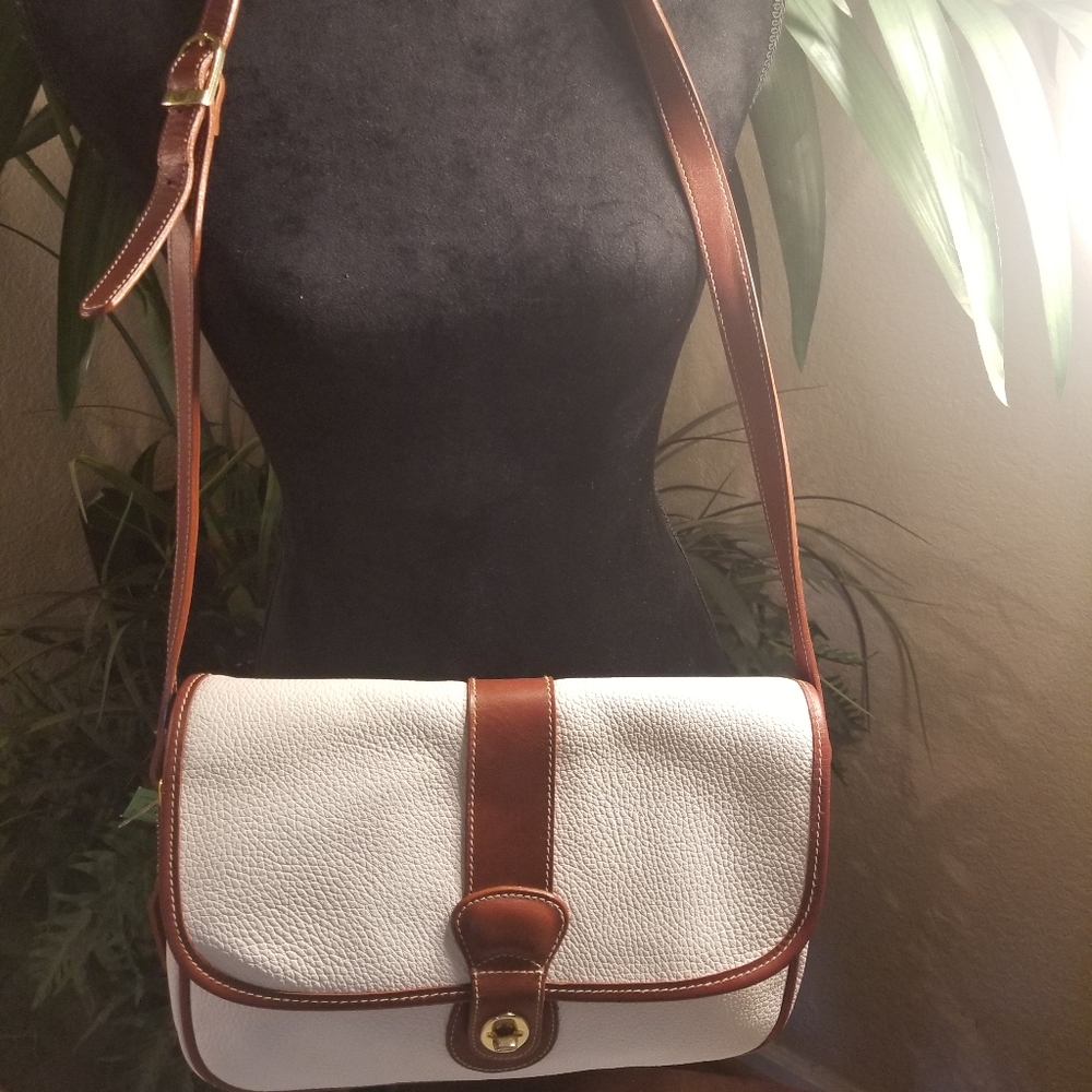 CLASSY CROSSBODY BAG